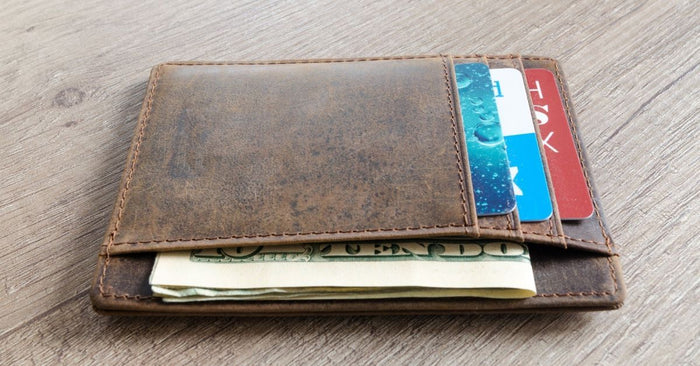 5 Things Any Outdoorsy Person Should Have In Their Wallet