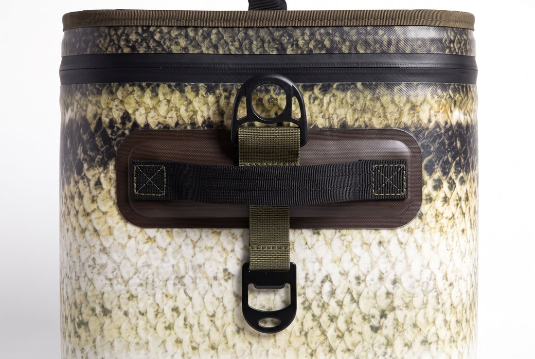 Waterproof zipper and T-handle pull detail
